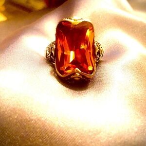 Marked 925 Silver Ring With a Beautiful Fauceted Amber Stone~ size 8.